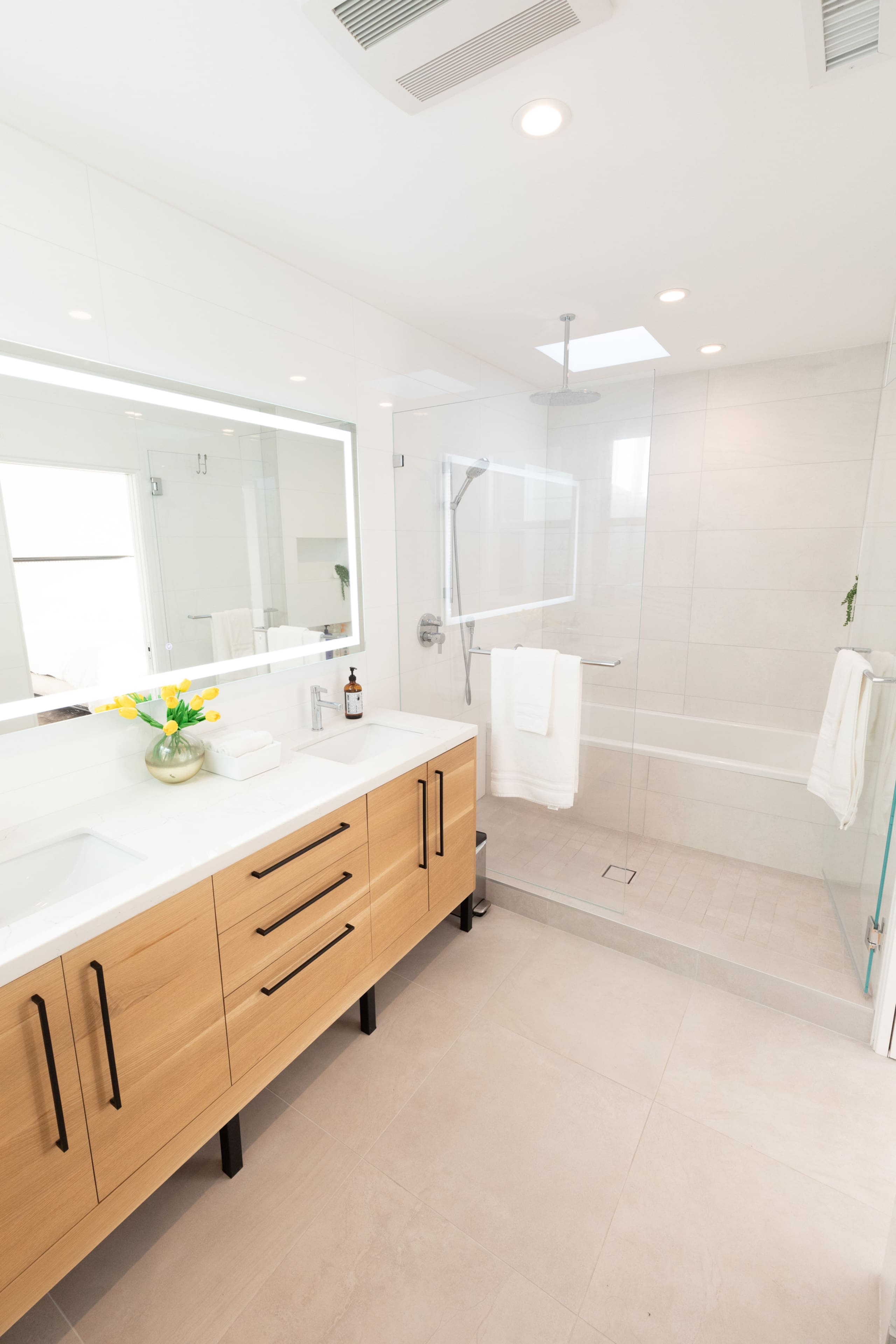 Home in San Francisco · ★5.0 · 3 bedrooms · 4 beds · 2.5 baths - Image 7