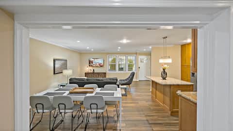 Entertaining | 5 Bedrooms | Luxury | DC Vibe