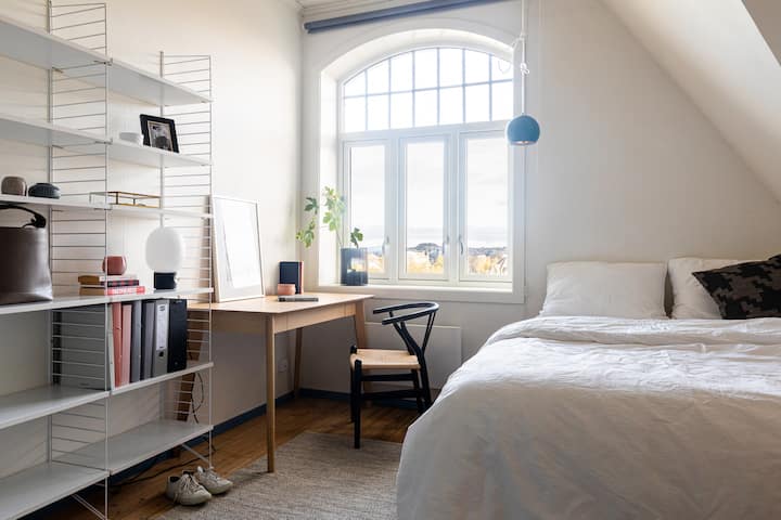 Segundo dormitorio con espacio de trabajo. 