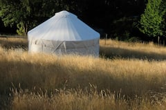 Yurt+on+the+sunny+side+of+the+valley