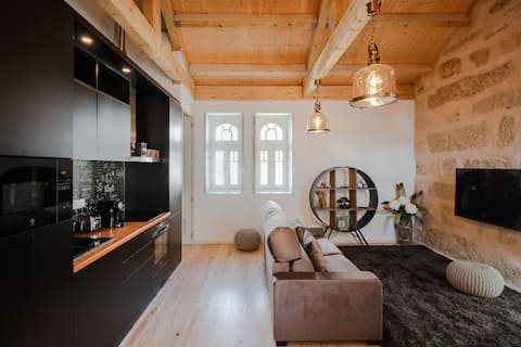 Imóvel de sucesso: Deluxe Rustic 3 Bedroom apartment + Parking em União Das Freguesias De Lordelo Do Ouro E Massarelos