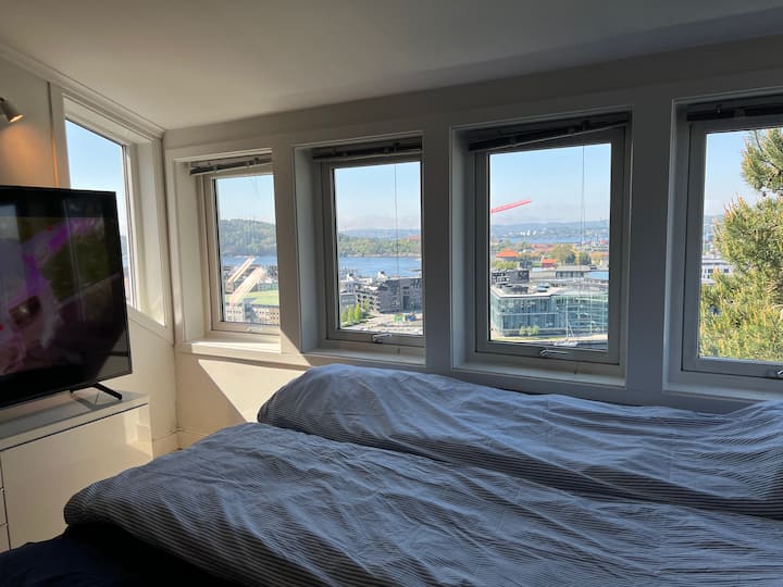 Aquí puedes acurrucarte con las 25 temporadas de Derrick.