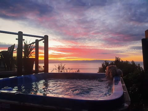 Selah Retreat: Peaceful with a stunning view!