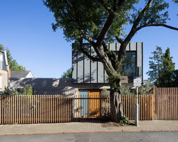 Stylish Private Modern House. Perfect for families gallery image 2