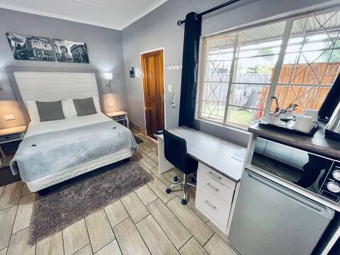 Classic Double Room: Bed Only