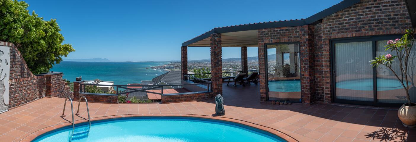 High Standard Penthouse with spectacular View