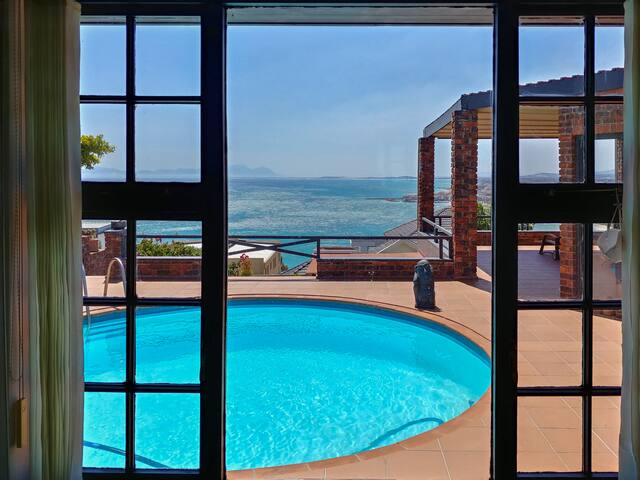 High Standard Penthouse with spectacular View gallery image 2