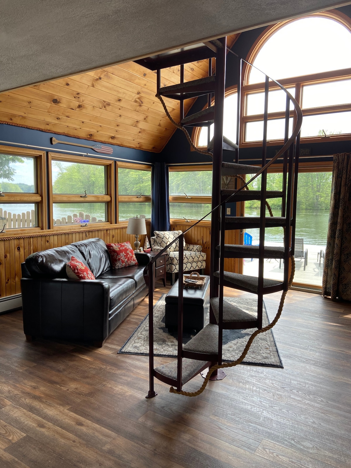 Top Airbnb: Eagles Landing on the Oneida River in Syracuse