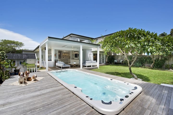 Hamptons Beach House At Curl Curl Beach - Manly