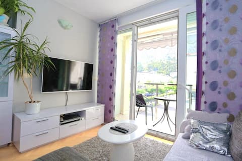 Top Airbnb: Modern Family apartment "LANA", Omiš in Grad Omiš