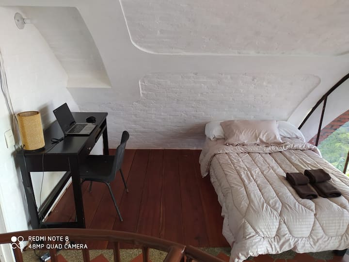 Თქვენც გაქვთ საცხოვრებელი, რომელზეც უნდა იმუშაოთ.