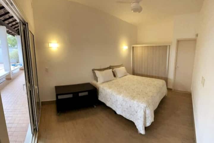 Апартман 2 - двоен кревет - тавански вентилатори - планиран плакар