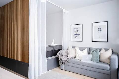 Popular Airbnb listing: Studio Apartment in Hässelby Vällingby