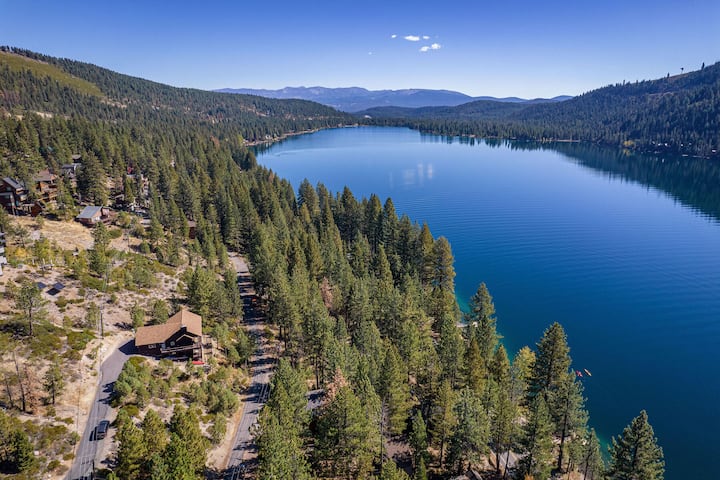Donner Lake Views Covered Porches Walk To The Lake - Truckee, CA