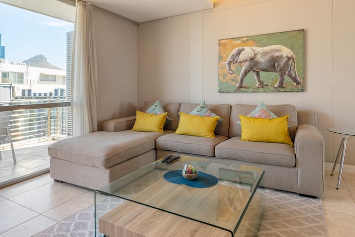 Majestic V&A Waterfront 2 Bed 2 Bath Luxury gallery image 4