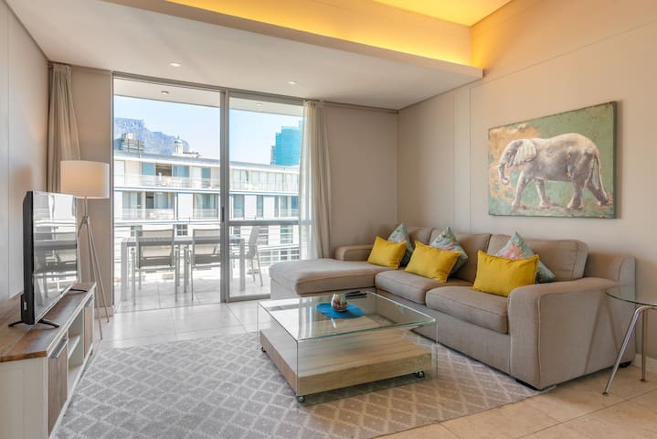 Majestic V&A Waterfront 2 Bed 2 Bath Luxury gallery image 3