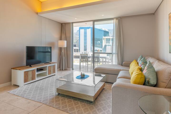 Majestic V&A Waterfront 2 Bed 2 Bath Luxury gallery image 5