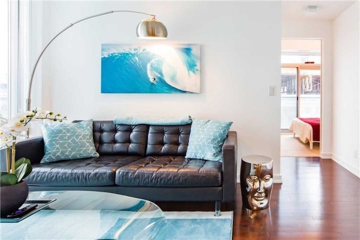 Downtown Toronto – Heart of the City with access gallery image 2