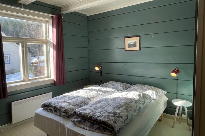 Chambre avec lit double