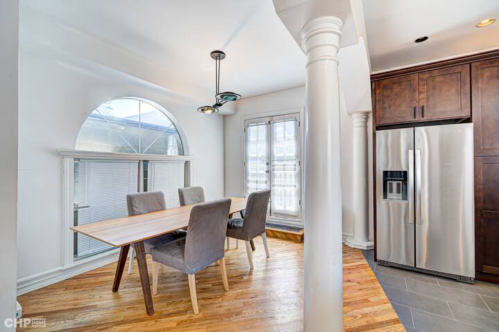 Coach House In Wrigleyville gallery image 5