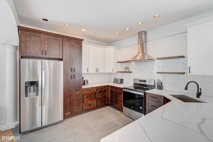 Coach House In Wrigleyville gallery image 4