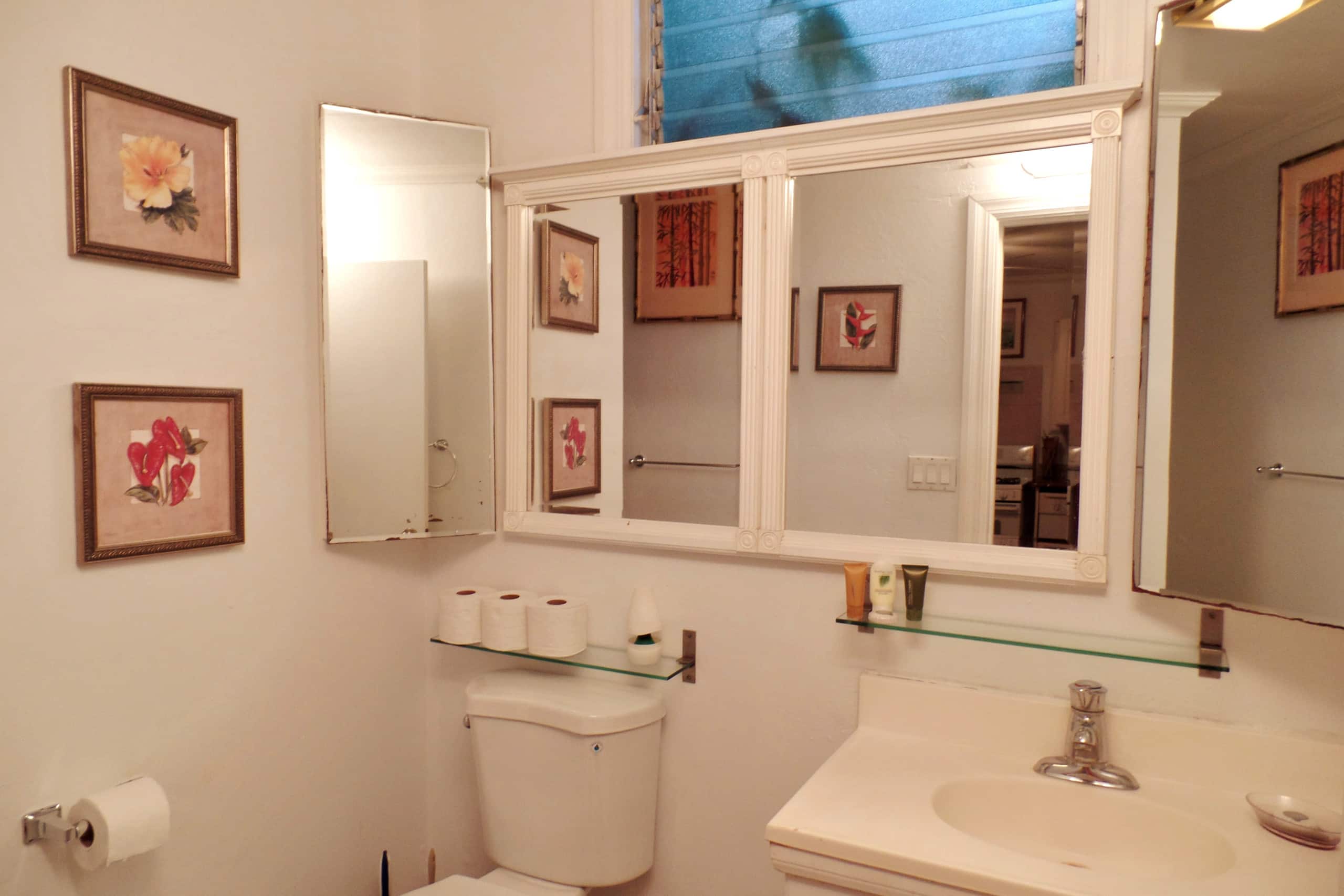 Distinctive 1 BR w/lanai 5 min to beach - Photo 18