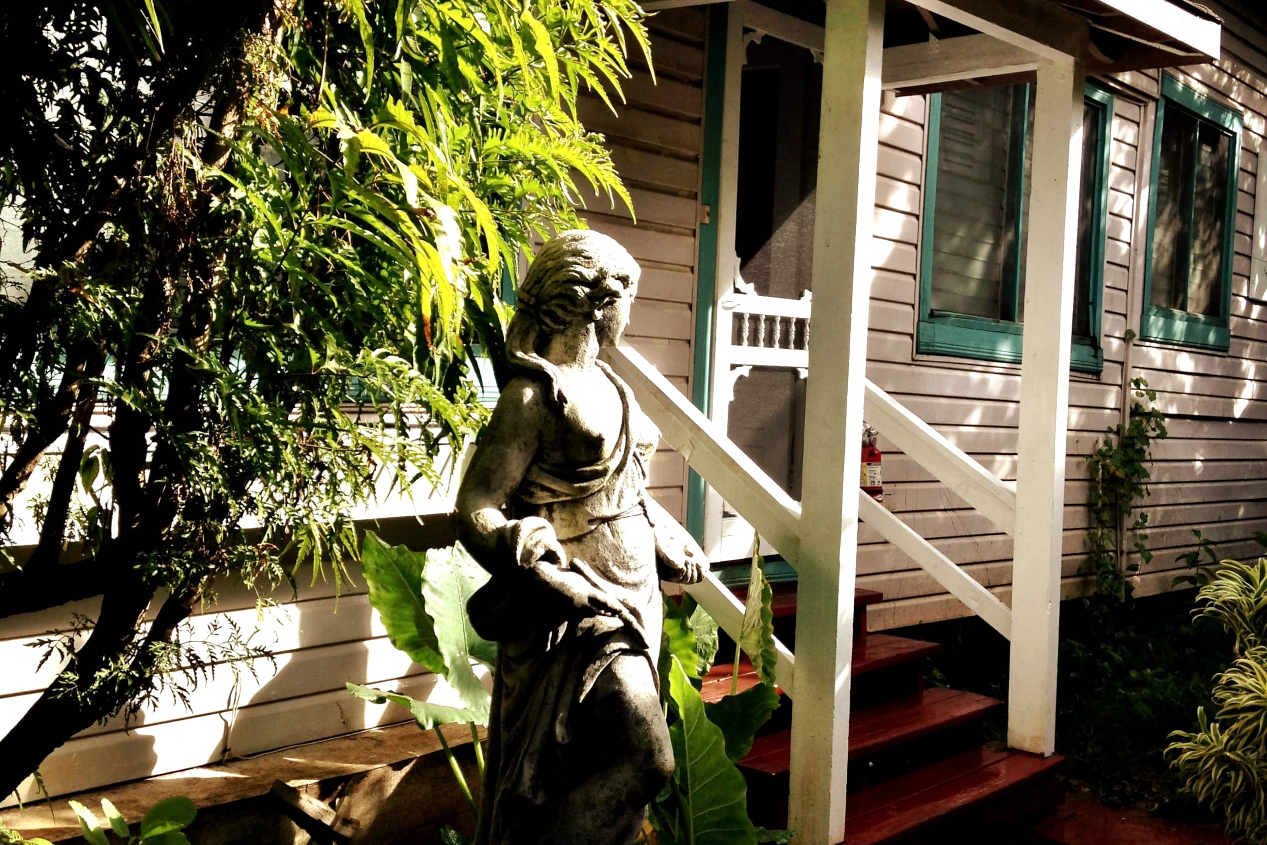 Distinctive 1 BR w/lanai 5 min to beach - Photo 21