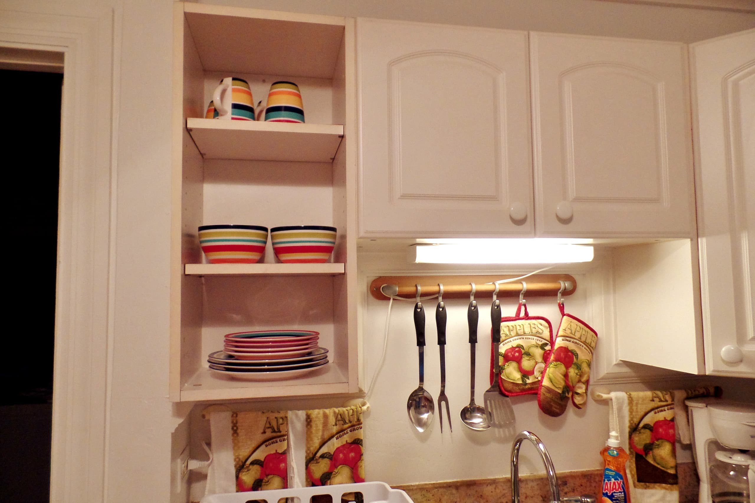 Distinctive 1 BR w/lanai 5 min to beach - Photo 17