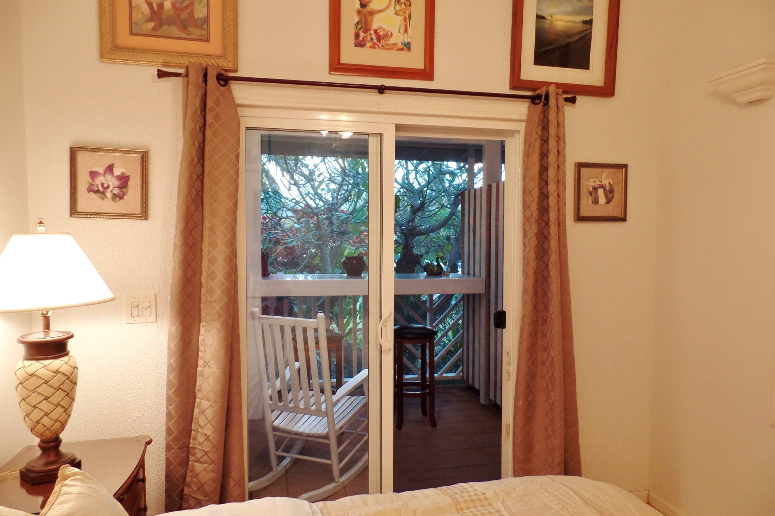 Distinctive 1 BR w/lanai 5 min to beach - Photo 7