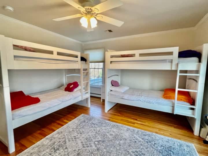 Dormitorio 4, litera, segundo piso.