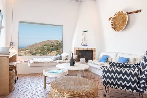 C-actus-Stylish home with Breathtaking  sea  views