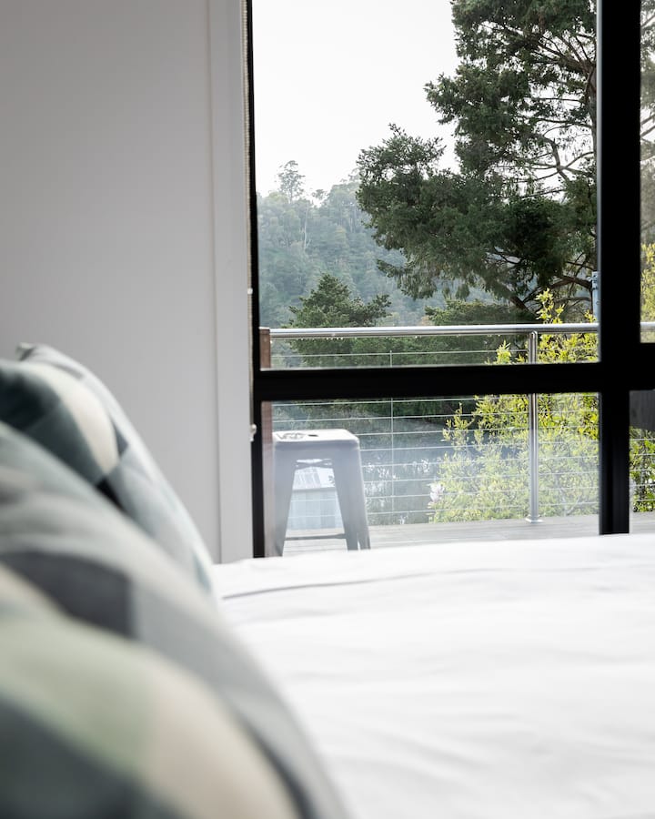 Mtazamo wa kijani kutoka kwa Kitanda cha Briseis 1.