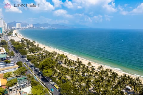 Sea View Studio in City Center with Private Beach
