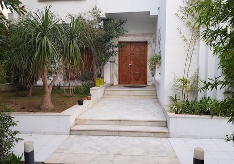 Master's house, Menzah 5, Chic suburb of Tunis