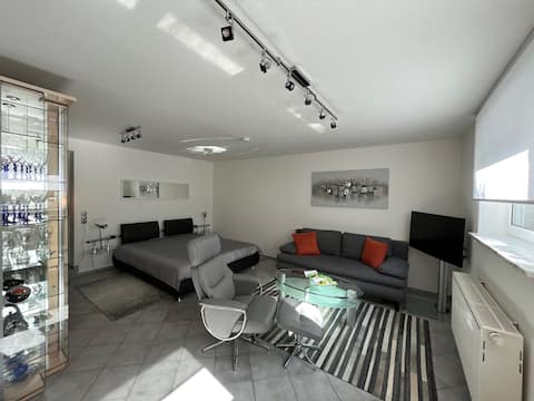 Top Airbnb: stylish apartment for trade fair/vacation in Mittelfeld