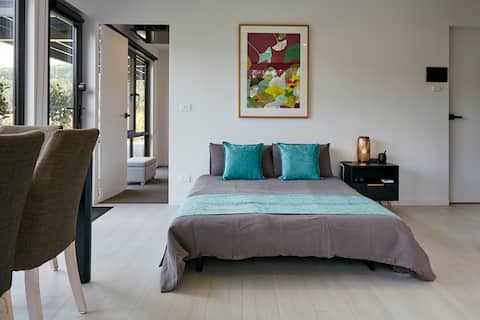 Top performing Airbnb: Altura Apartment Bright in Bright