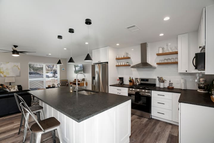 3-bedroom,2-bath home in SoCo area