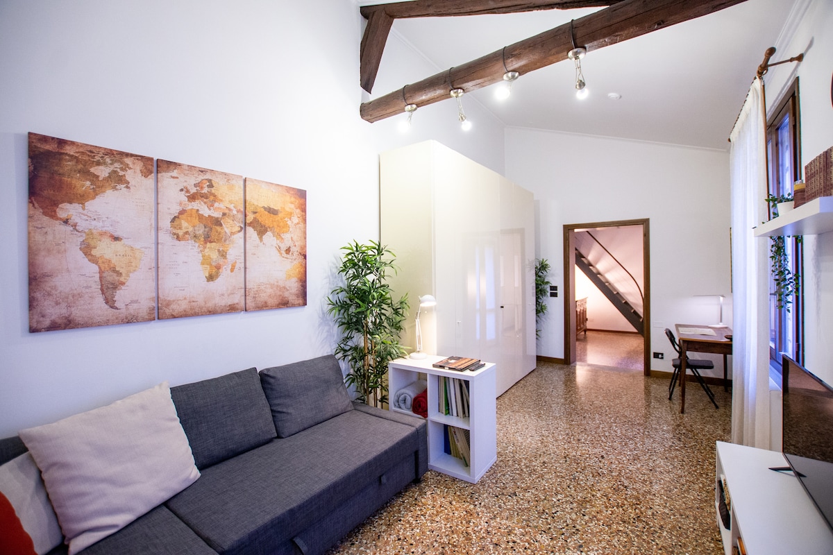 Top performing Airbnb: A stone's throw from the Duomo - Apt in Padova