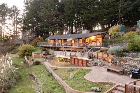 Navarro House - hot tub | beach | dog friendly