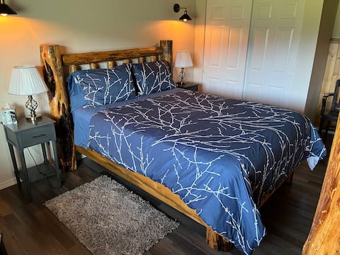 Cougar Creek Guest House " Quiet Country Retreat"