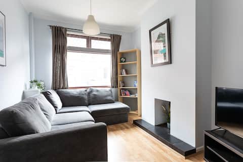 Successful Airbnb property: 3 Bed Home - Walking Distance to City Centre in Woodstock