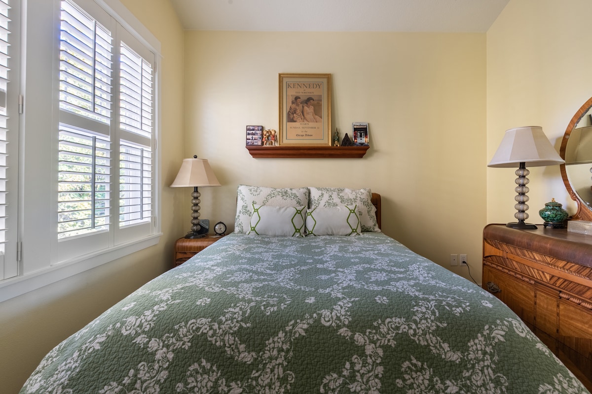 Гостинска спална соба.  10’ x 11,5’