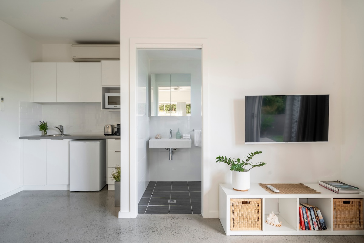 Top performing Airbnb: Mountain View Studio in Kiama - late checkout in Kiama