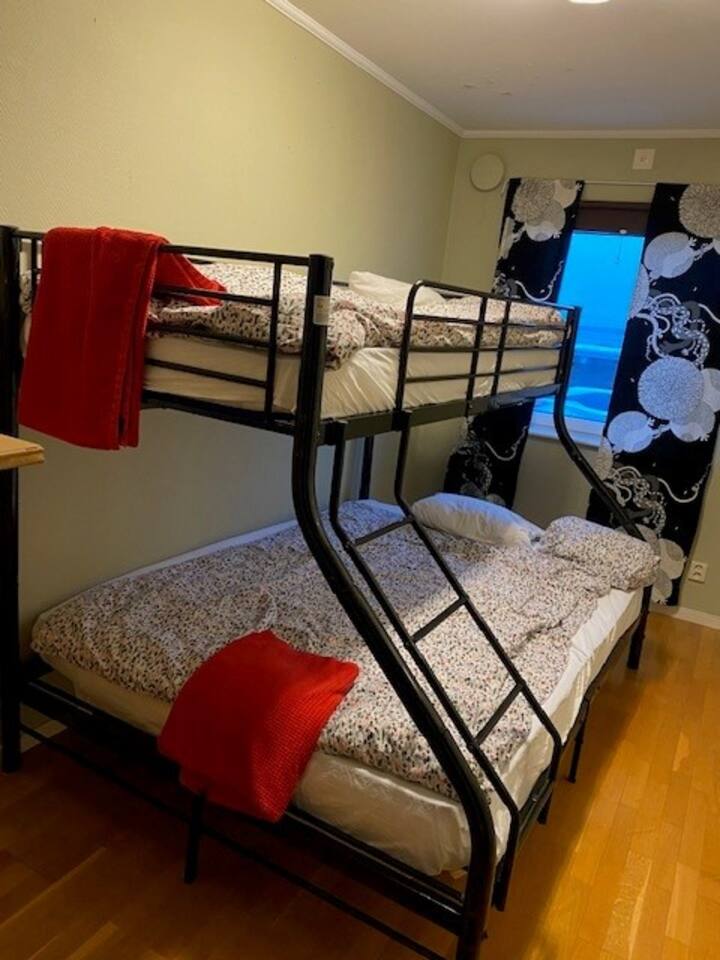 Bedroom 2 New bunk bed 2023 Double bed 1.40 cm above bed 90 cm