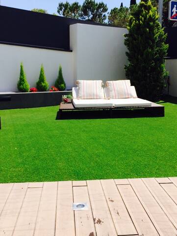 Moderna Villa con Piscina, jardín, 10 Habitaciones gallery image 4