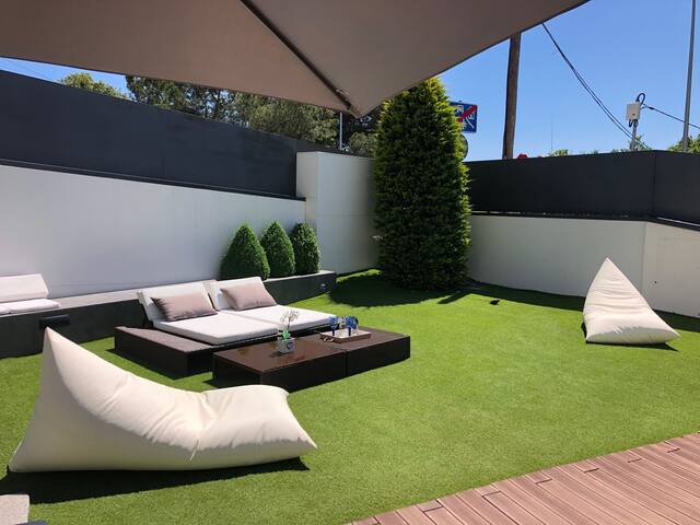 Moderna Villa con Piscina, jardín, 10 Habitaciones gallery image 3