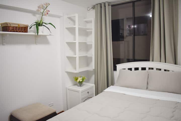 Bedroom 2 

Spacious room with large window that allows constant ventilation and lighting. It contains a double bed, closet, and full body mirror.