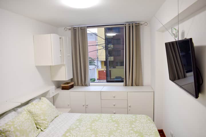 Room 1

Bedroom has full set of full set, Queen size bed, closet, and 32 "Smart TV with cable access. It has a full bathroom inside the room and an outside view.