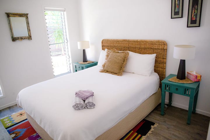 Bračna soba (160x200) s pametnim TV-om