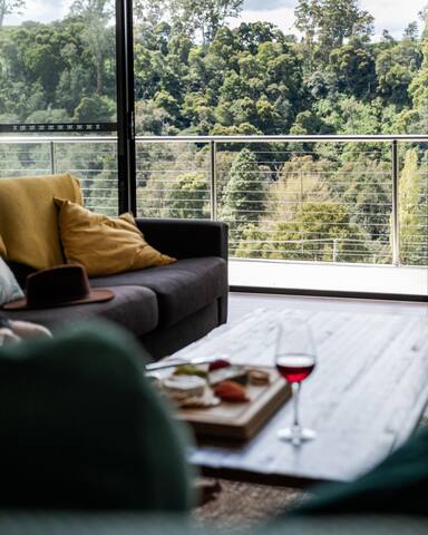 Lake View Derby ‘Cascade’ gallery image 4